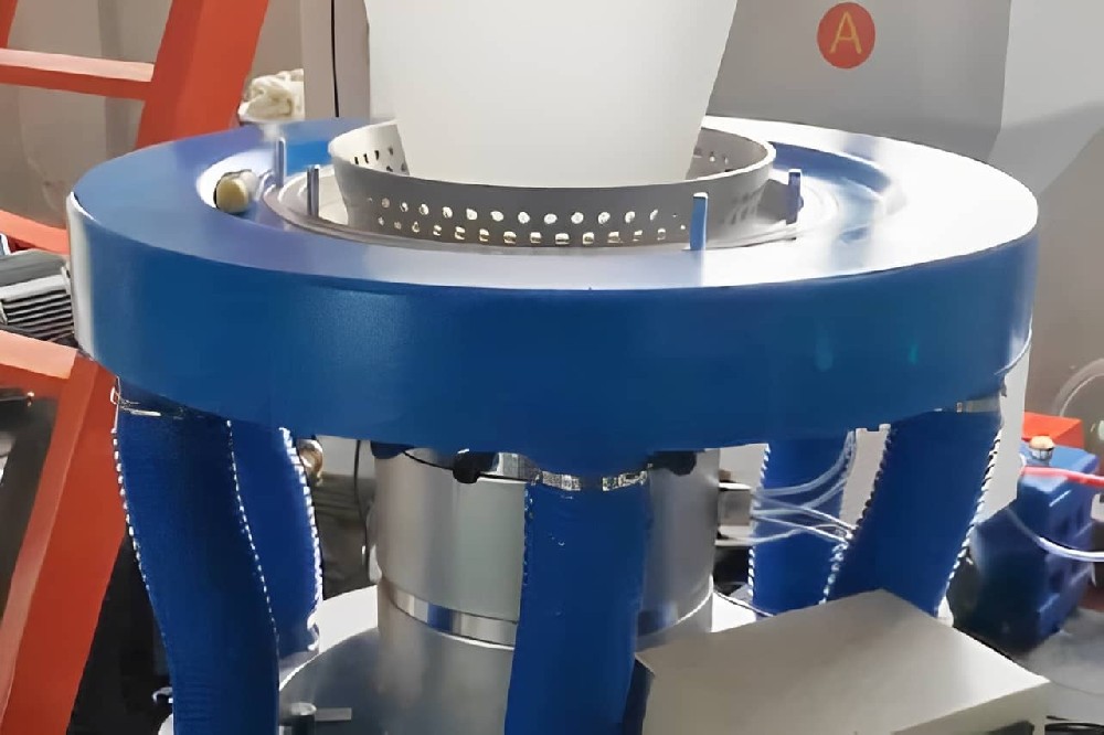 Common Issue in Blown Film Machines: Excessive Die Lip Buildup